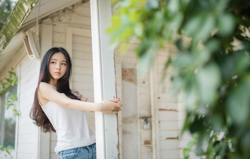在这个纷绕的世俗世界里，能够学会用一颗平常的心去对待周围的一切，也是一种境界。